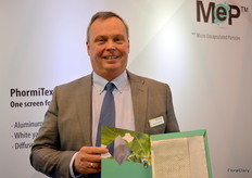 Peter Ollevier with Phormium. Phormium launches Noctis Thermo: an aluminized night screen with high energy savings that, thanks to the MEP technology, also remains very affordable for growers.  With the E-sim testing device on the stand at IPM, you can experience the energy savings live.